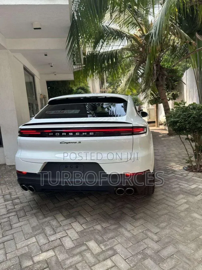 Porsche Cayenne S AWD 2024 White