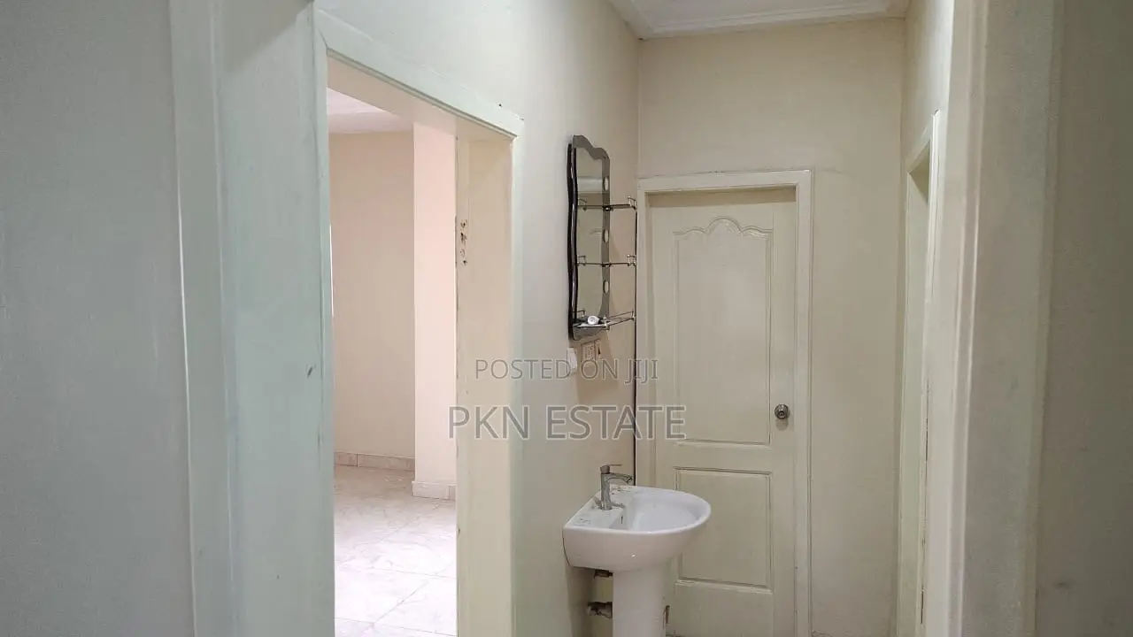 5bdrm House in Pkn Estate, Kumasi Metropolitan for rent