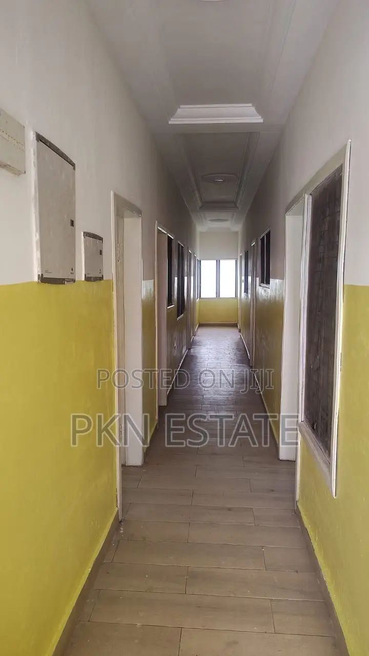 5bdrm House in Pkn Estate, Kumasi Metropolitan for rent