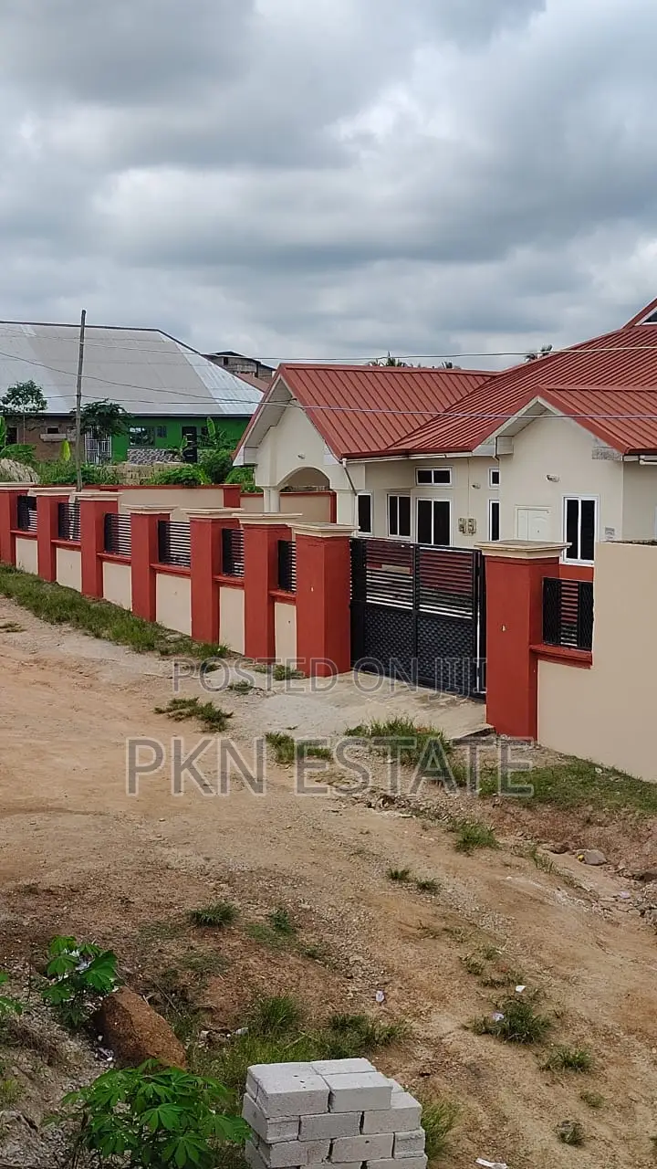 5bdrm House in Pkn Estate, Kumasi Metropolitan for rent