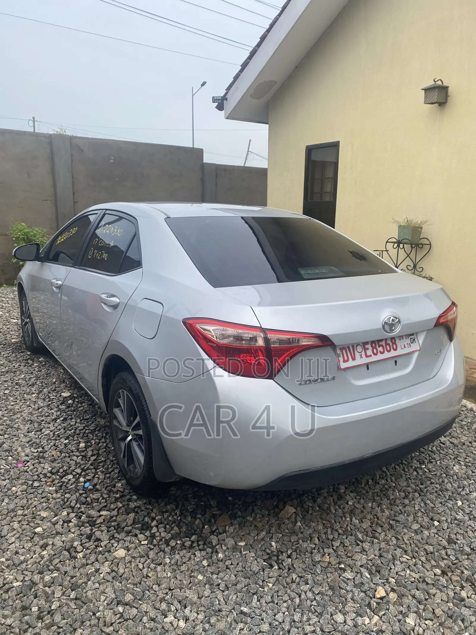 Toyota Corolla LE 4dr Sedan (1.8L 4cyl CVT) 2017 Silver