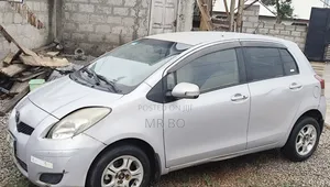 Toyota Vitz 2007 Silver