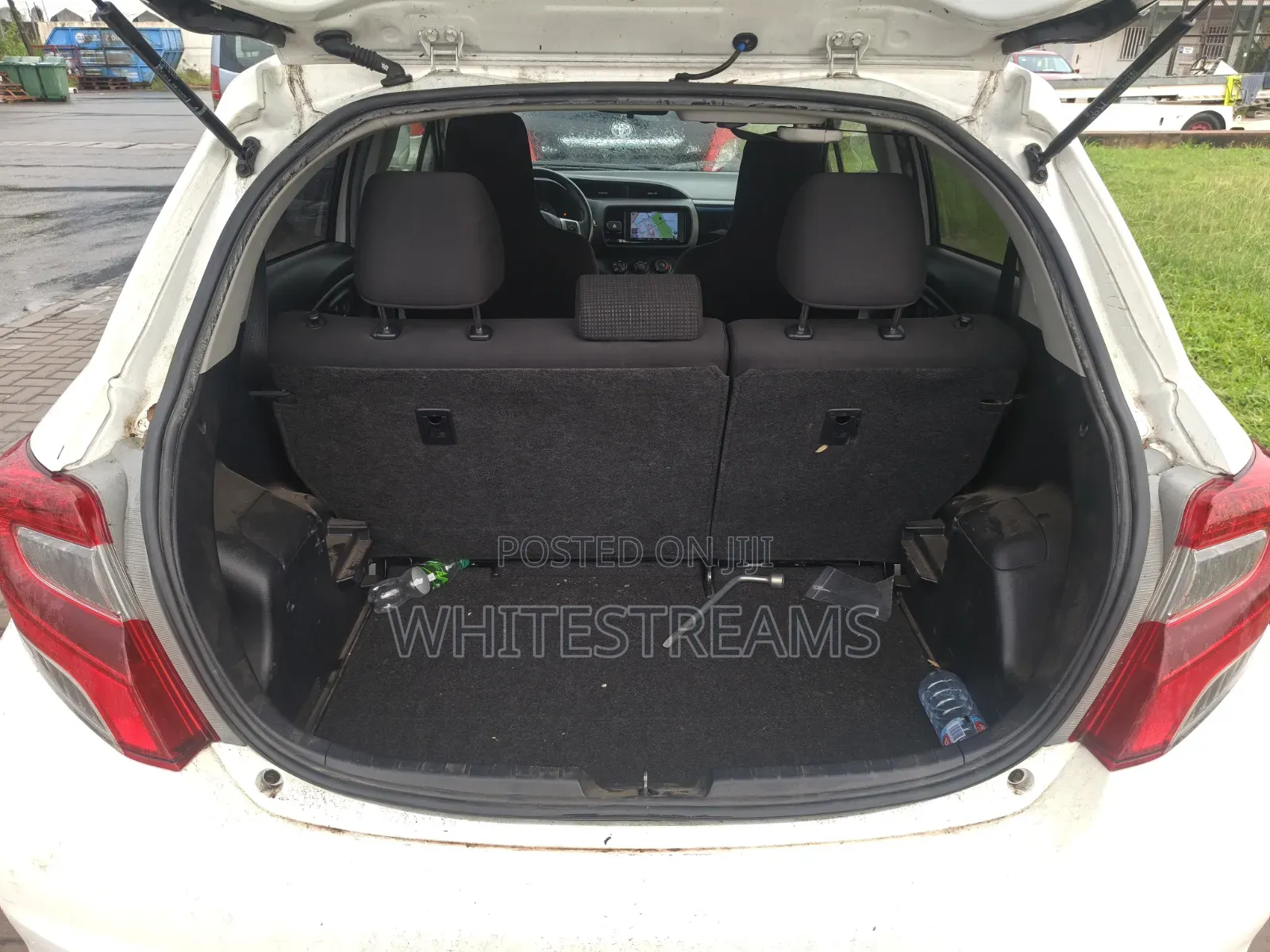Toyota Vitz 2015 White