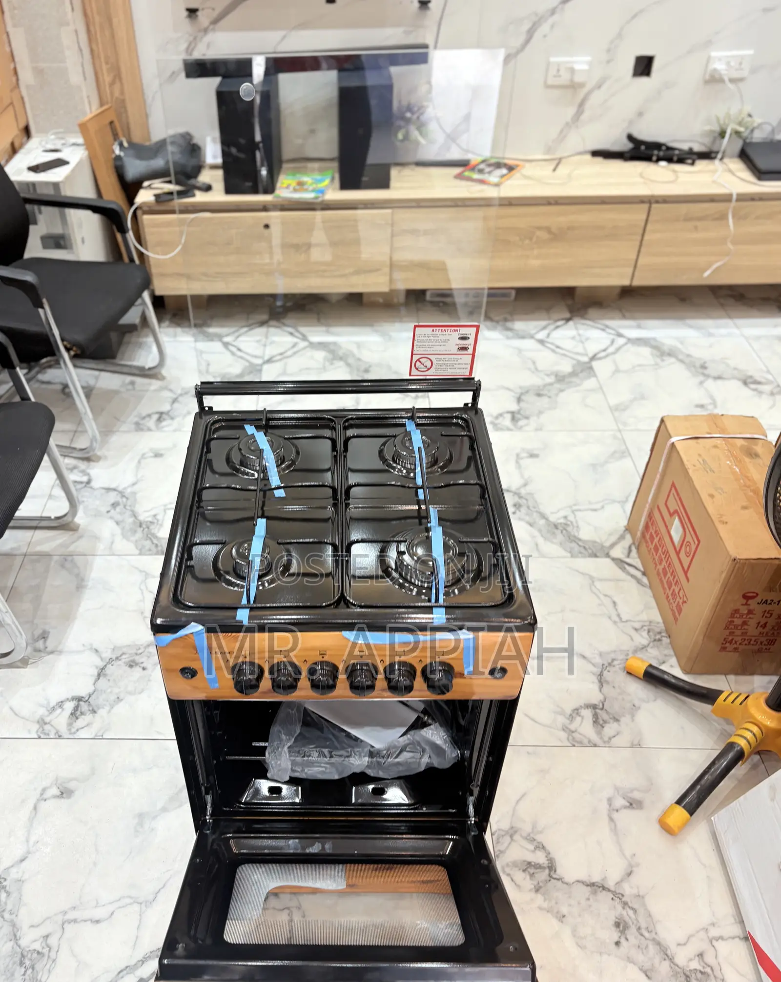 Choose Premium Volcano 4 Gas Burner With Grill(Wooden)Glass Lid 