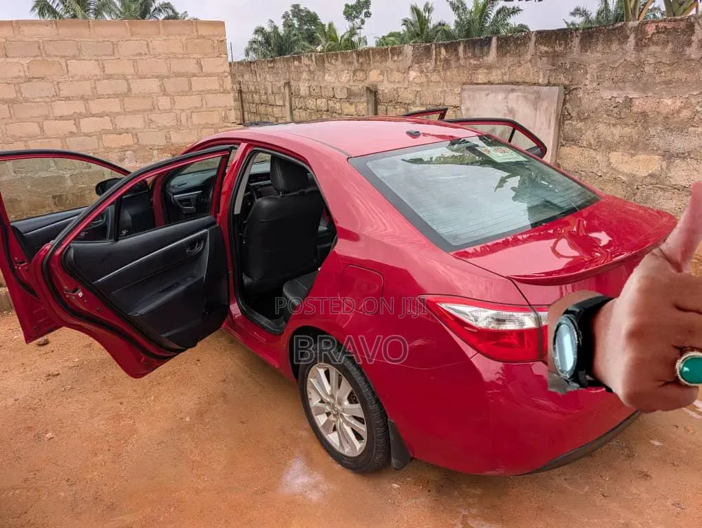 Toyota Corolla S w/Special Edition Pkg (1.8L 4cyl CVT) 2016 Red