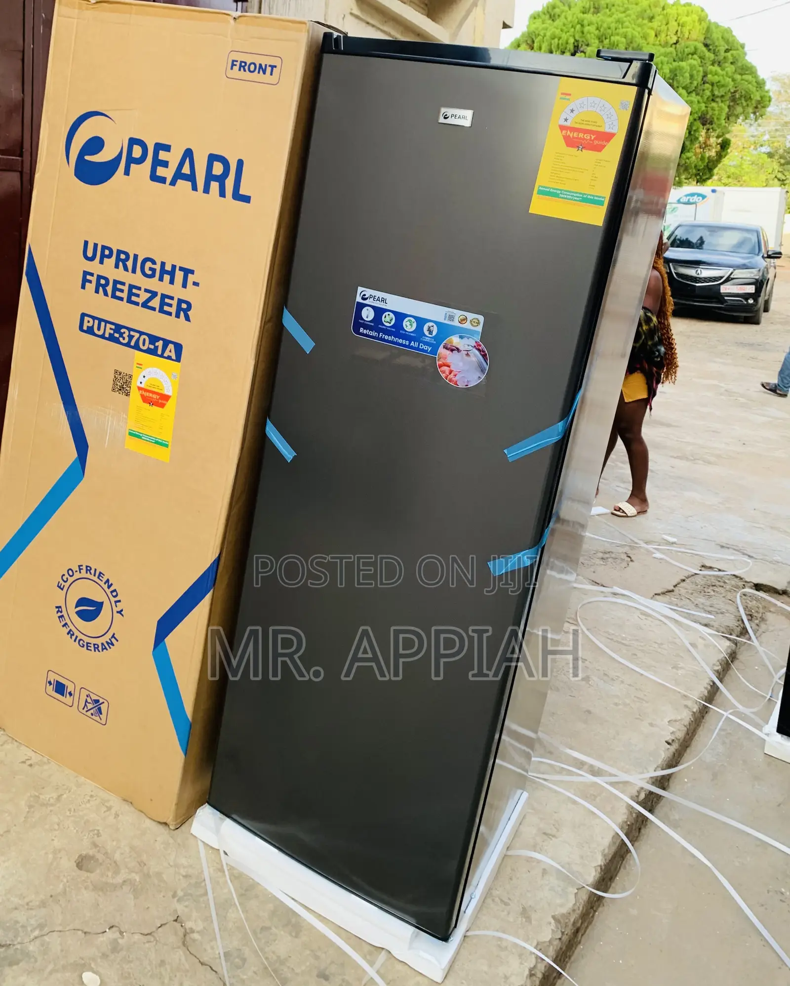 Affordable Pearl Puf 370-1a 1 Door Electric Upright Chest Freezer.