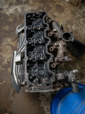 Used Toyota Hiace 2l Cylinder Head for Sale