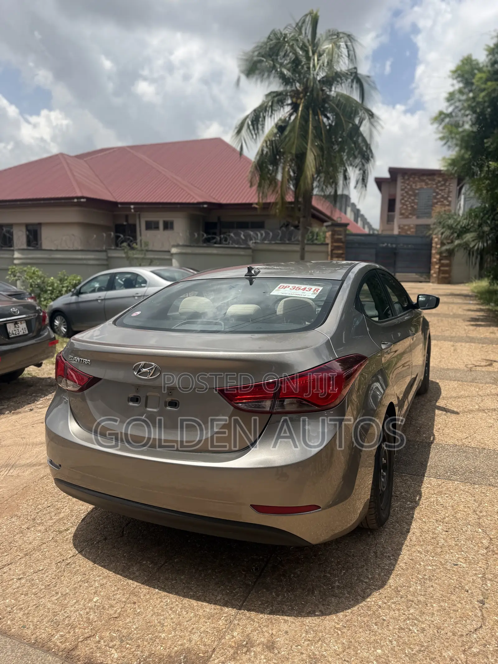 Hyundai Elantra SE Sedan FWD (1.8L 4cyl 6A) 2016 Brown
