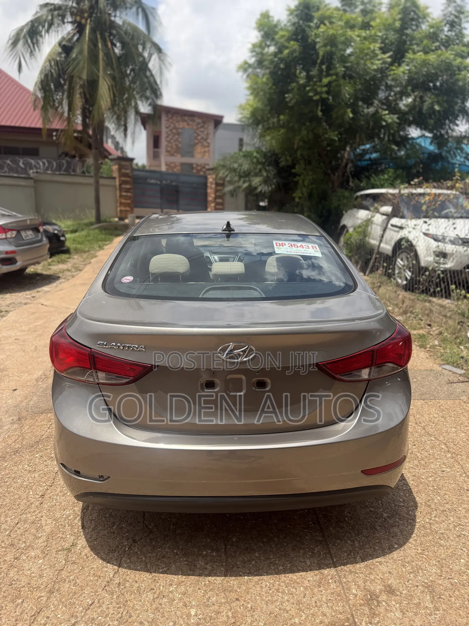 Hyundai Elantra SE Sedan FWD (1.8L 4cyl 6A) 2016 Brown