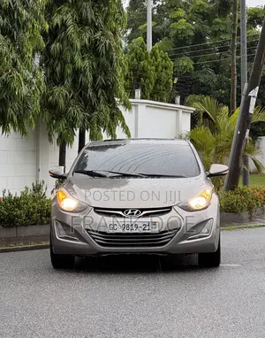 Hyundai Elantra Limited 4dr Sedan (1.8L 4cyl 6A) 2015 Gold