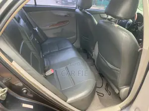 Toyota Corolla LE 4dr Sedan (1.8L 4cyl 4A) 2010 Gray