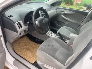 Toyota Corolla L 4dr Sedan (1.8L 4cyl 5M) 2012 White