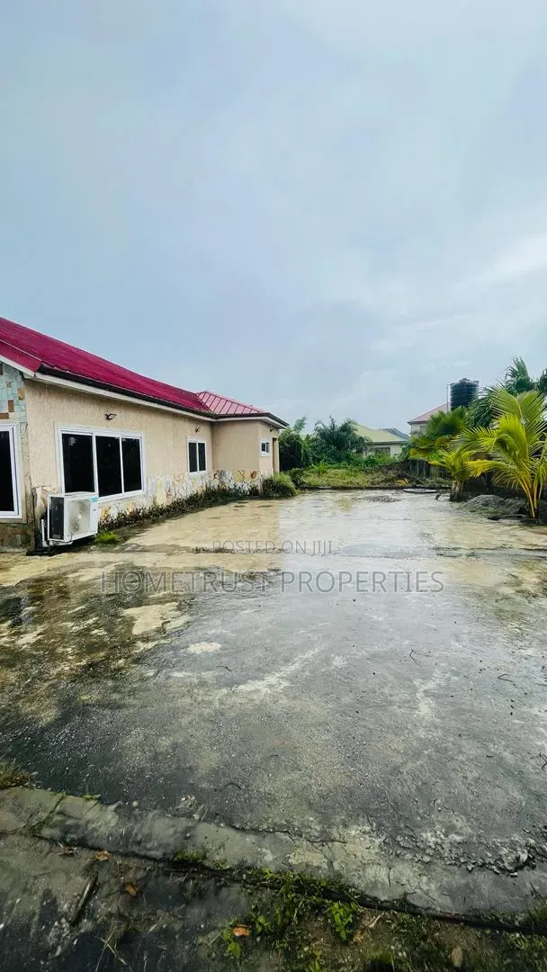 4bdrm House in Amasaman Opah for sale