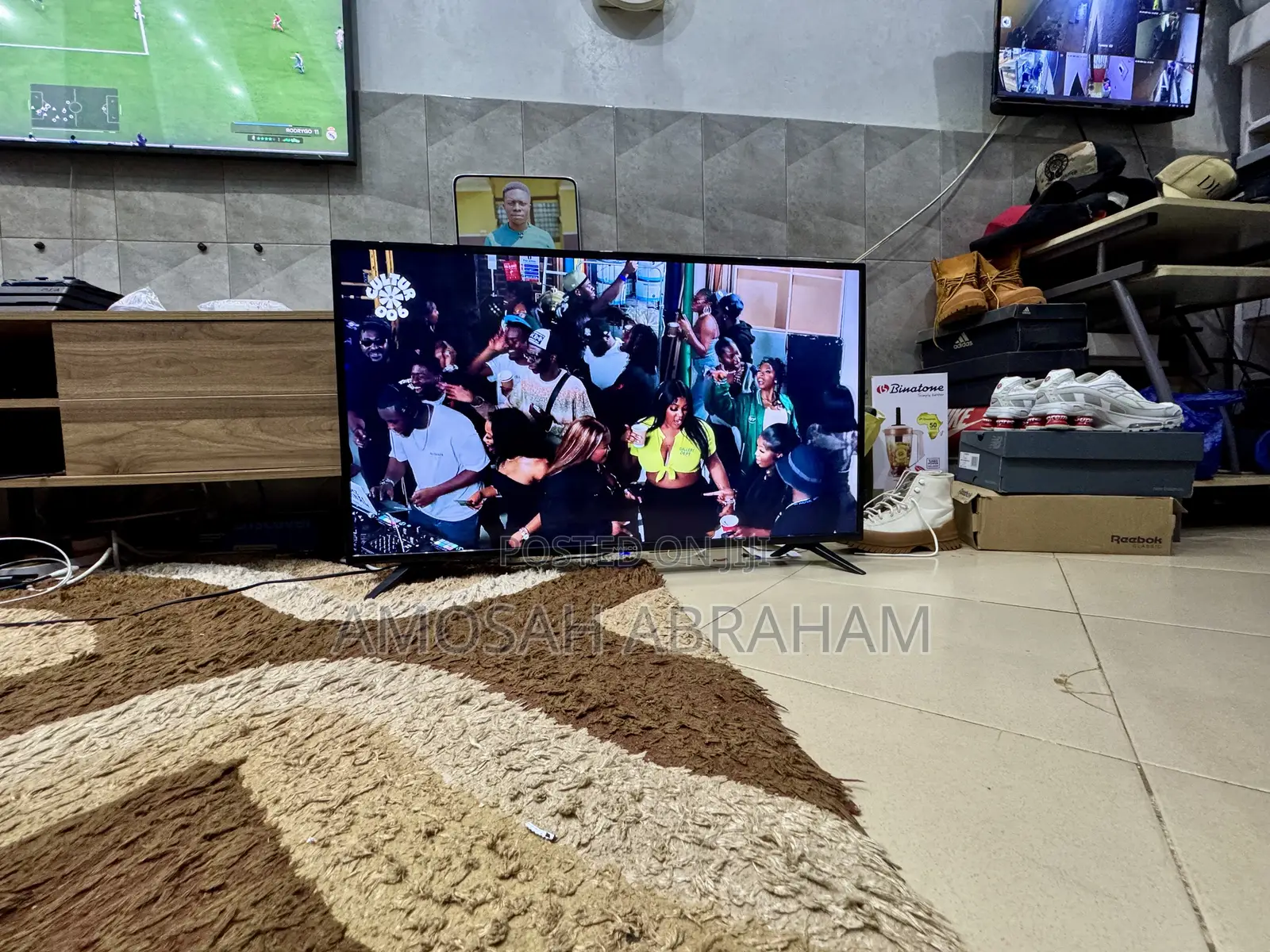 Neat Nasco 43” Digital and Satellite Tv With Remote