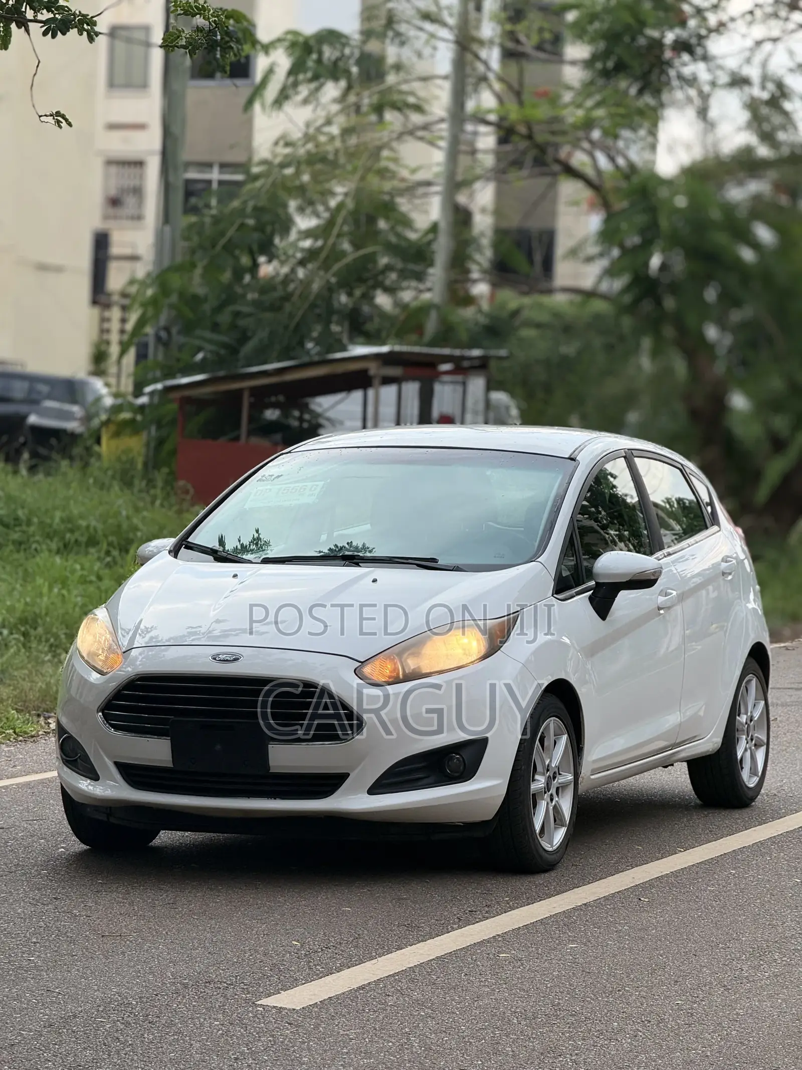 Ford Fiesta SE 4dr Hatchback (1.6L 4cyl 5M) 2015 White
