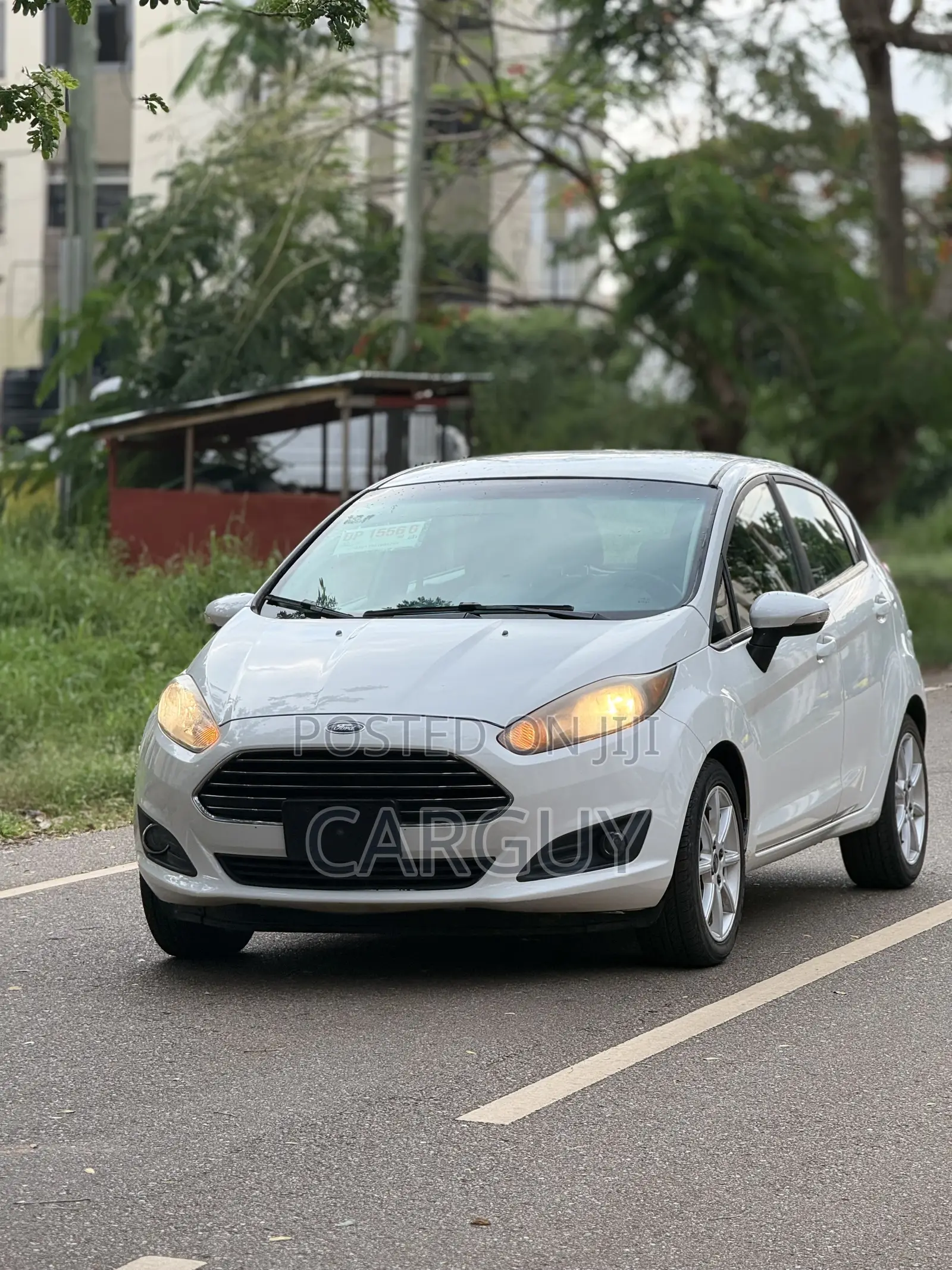 Ford Fiesta SE 4dr Hatchback (1.6L 4cyl 5M) 2015 White