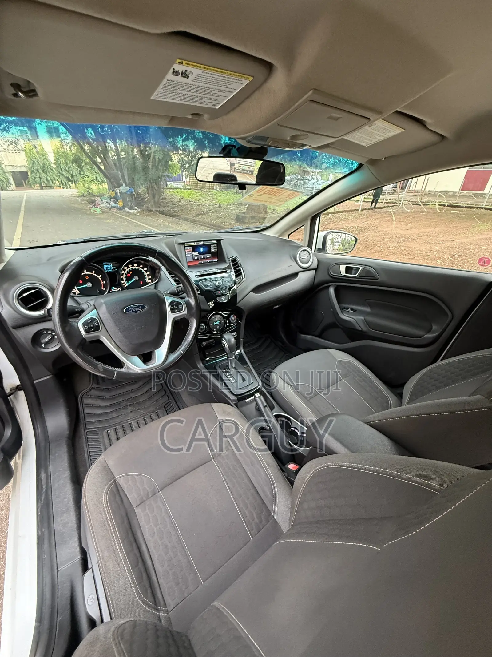 Ford Fiesta SE 4dr Hatchback (1.6L 4cyl 5M) 2015 White