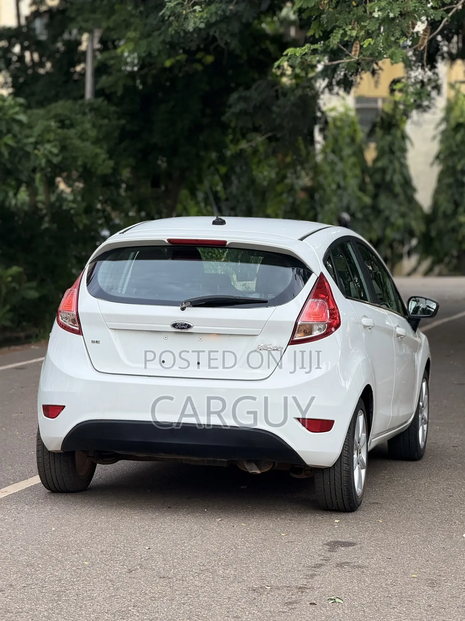 Ford Fiesta SE 4dr Hatchback (1.6L 4cyl 5M) 2015 White