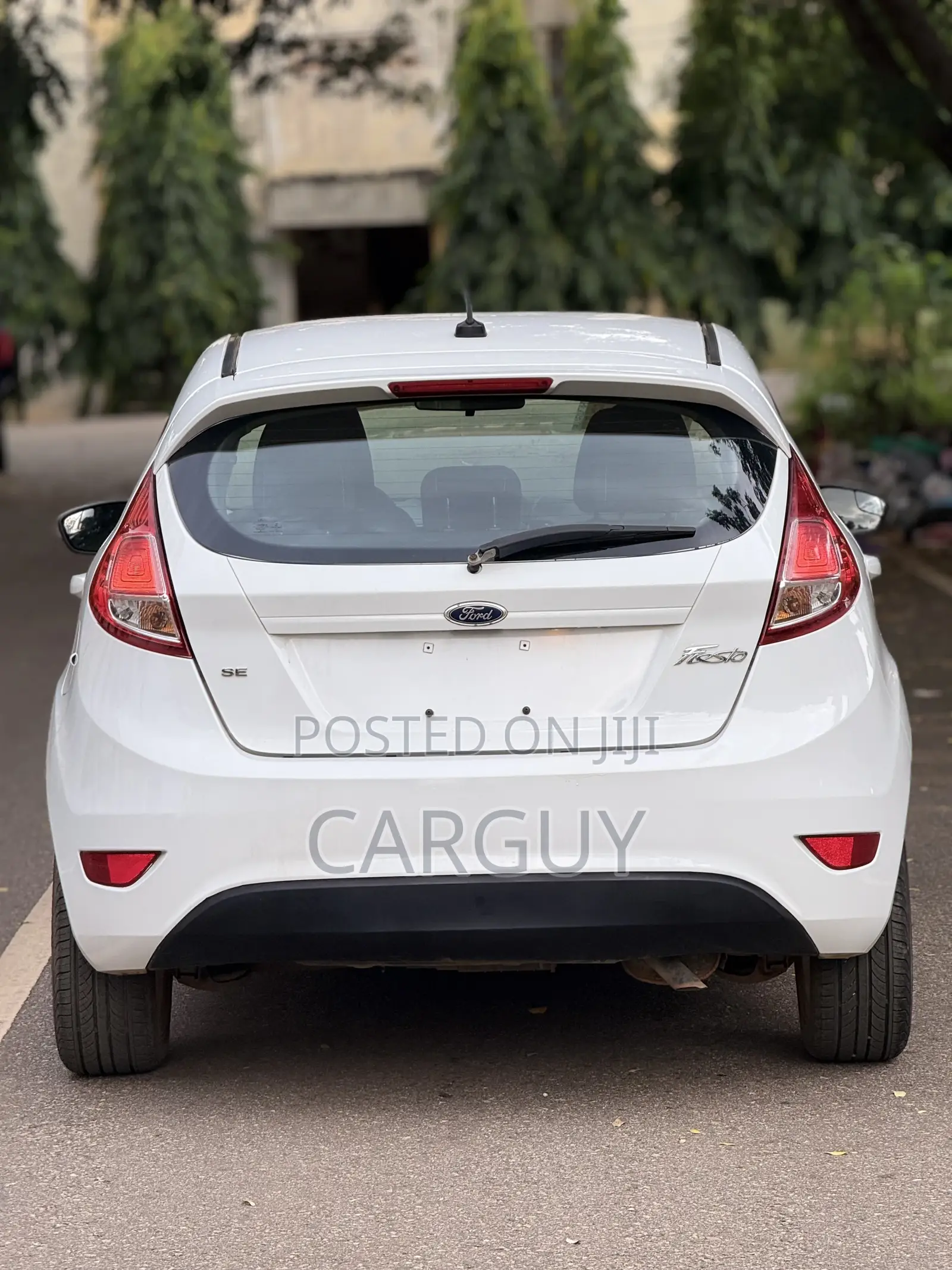 Ford Fiesta SE 4dr Hatchback (1.6L 4cyl 5M) 2015 White