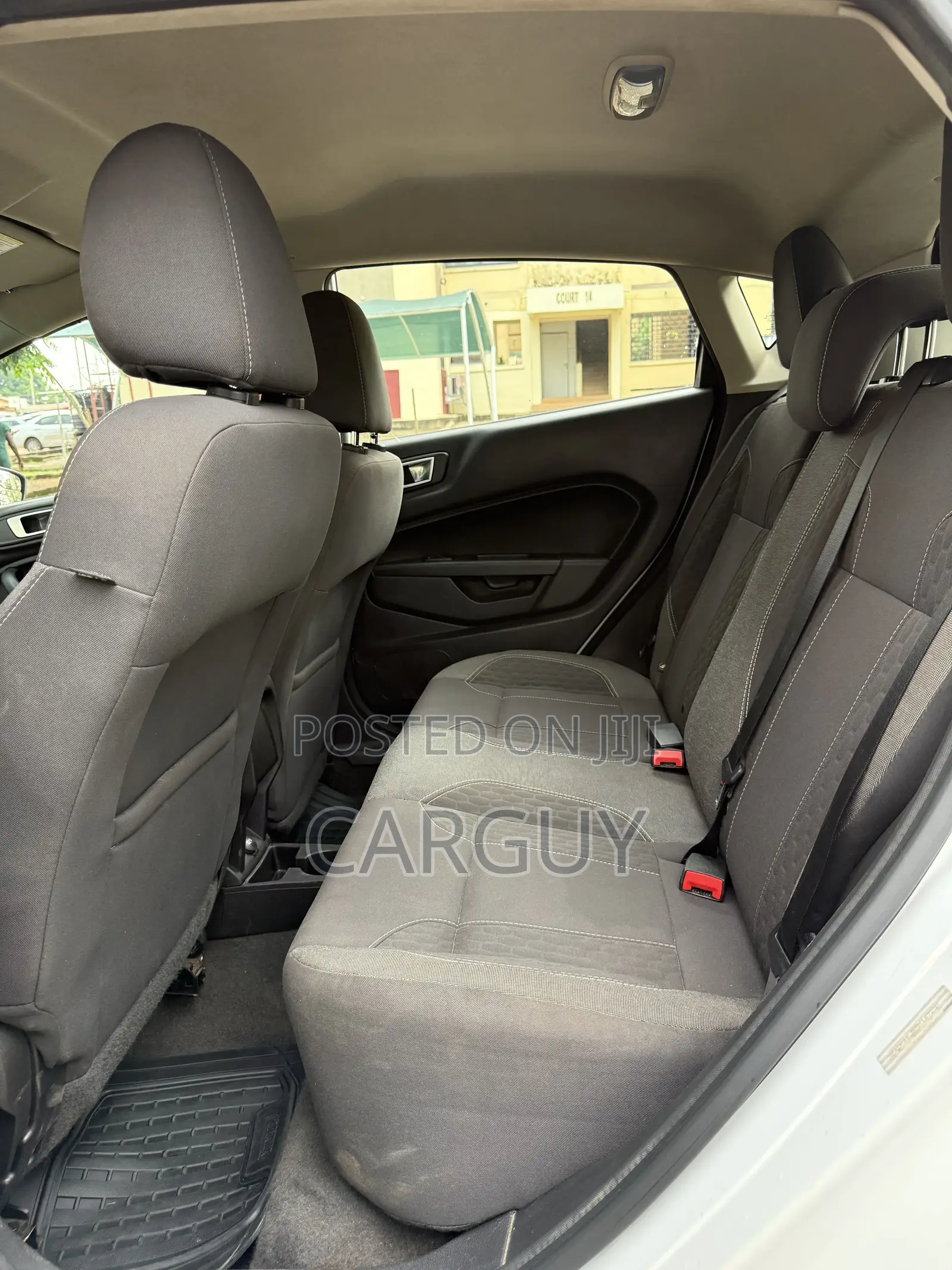Ford Fiesta SE 4dr Hatchback (1.6L 4cyl 5M) 2015 White