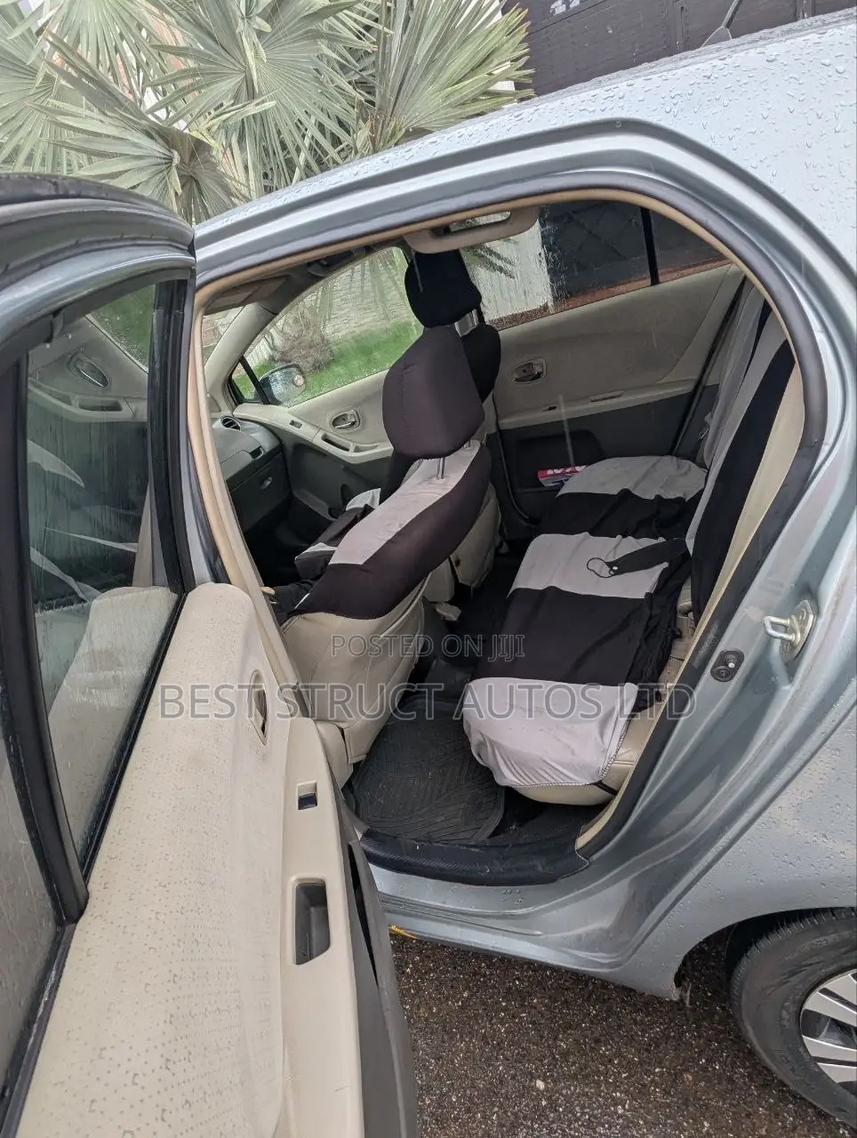 Toyota Vitz 1.3 FWD 5dr 2010 Gray