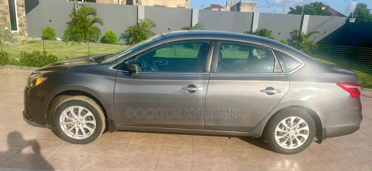 Nissan Sentra S 2018 Silver