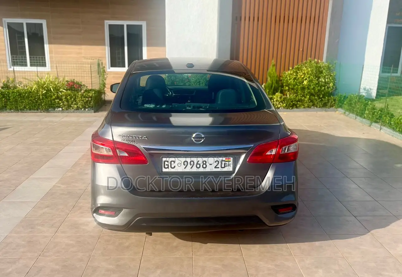 Nissan Sentra S 2018 Silver