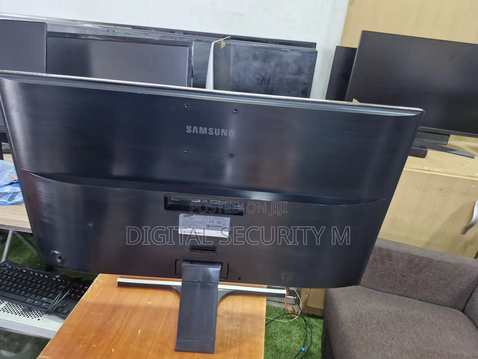 28" Uhd Monitor