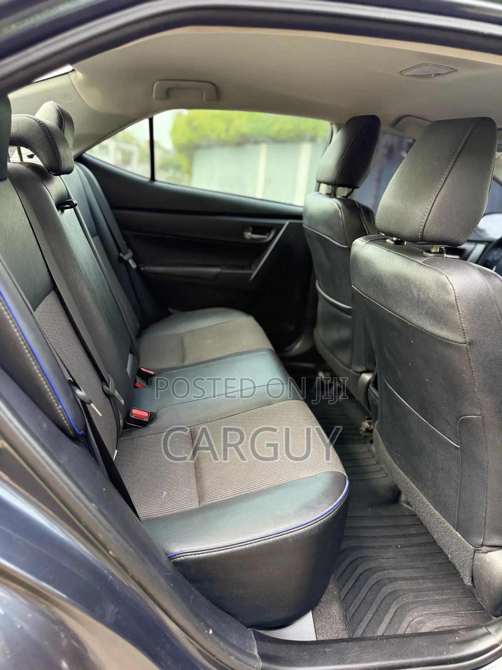 Toyota Corolla SE 4dr Sedan (1.8L 4cyl CVT) 2017 Gray
