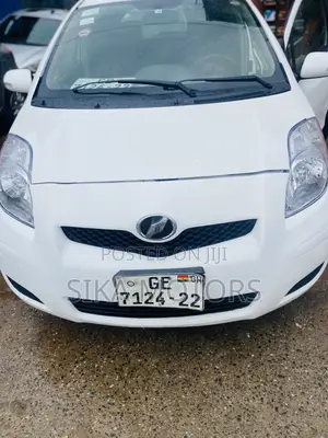 Toyota Vitz 2010 White