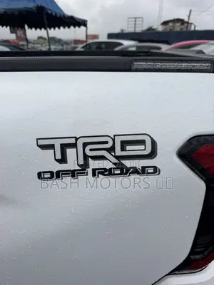Toyota Tacoma 2024 White