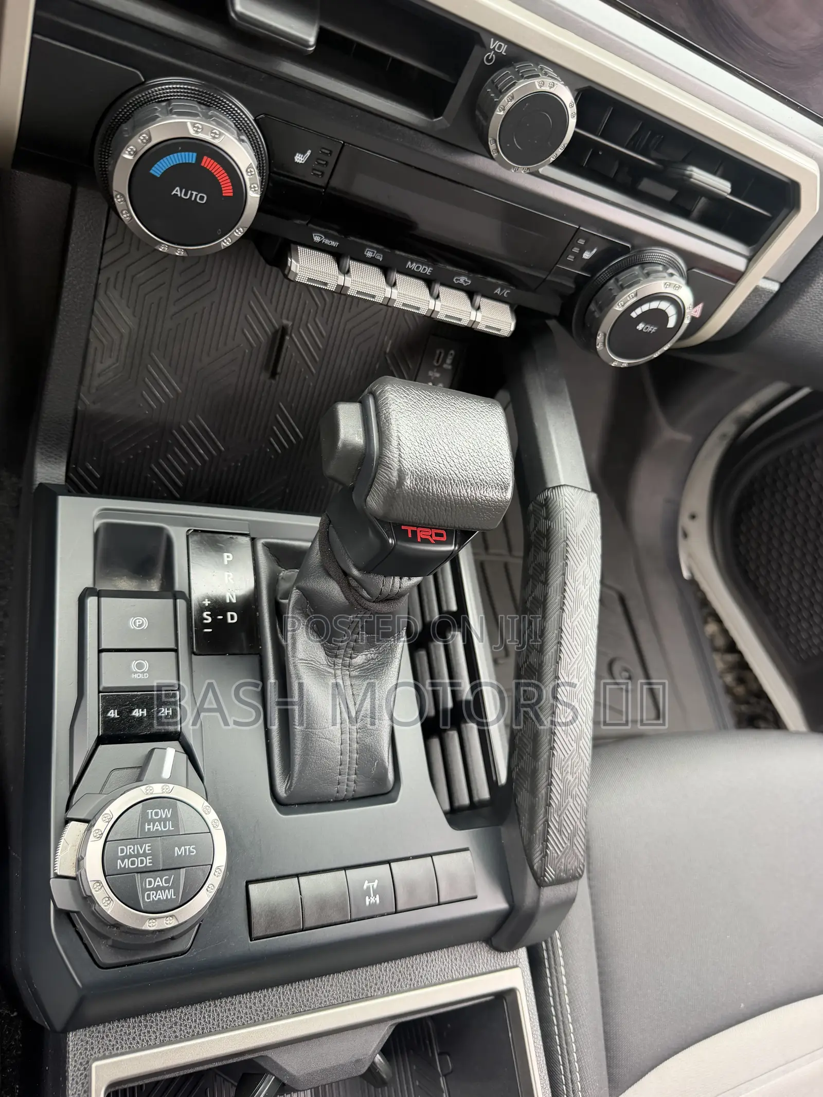 Toyota Tacoma 2024 White