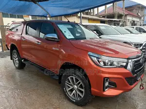 Toyota Hilux 2020 Orange