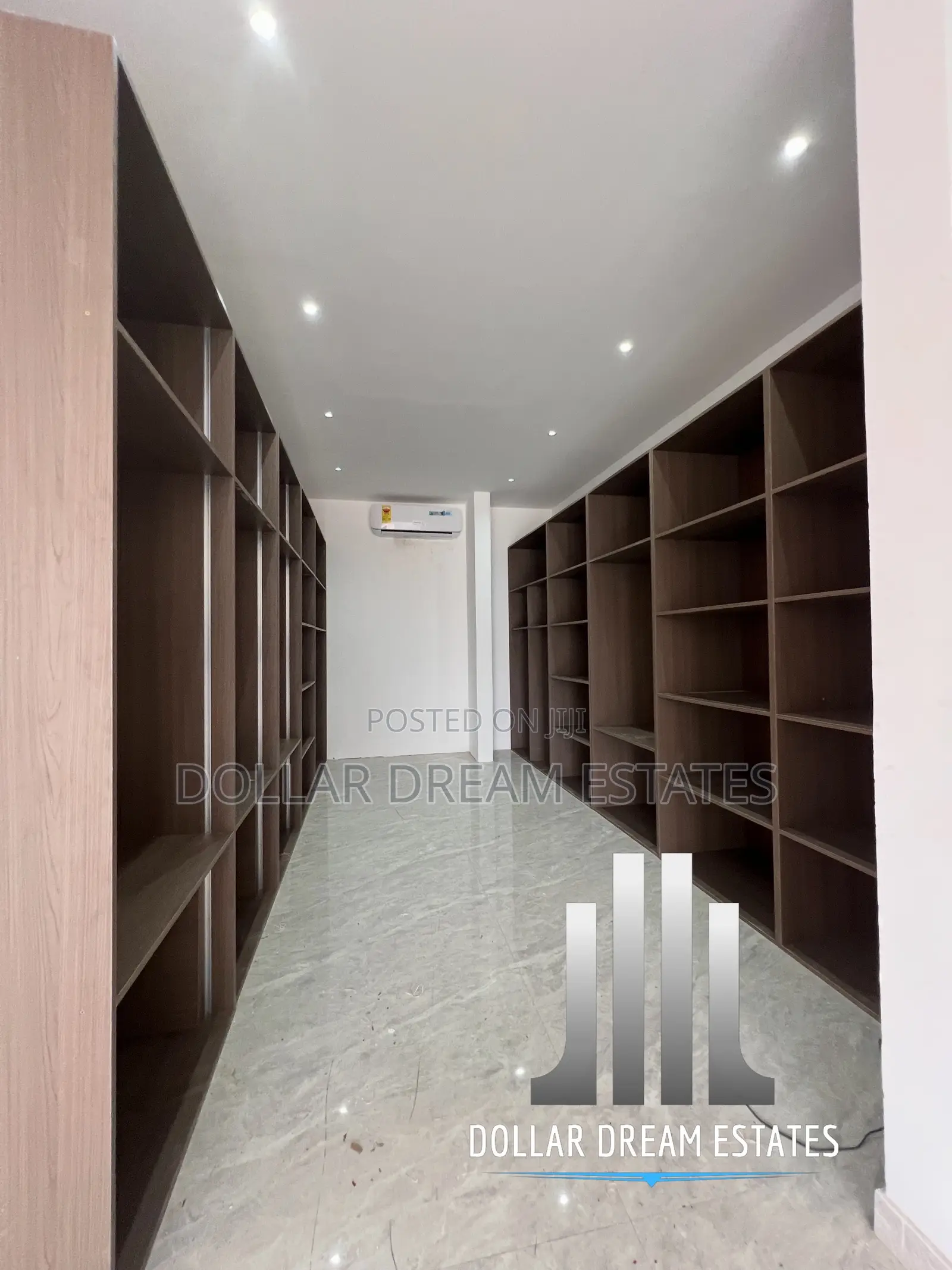 5bdrm House in Adjiriganor for sale