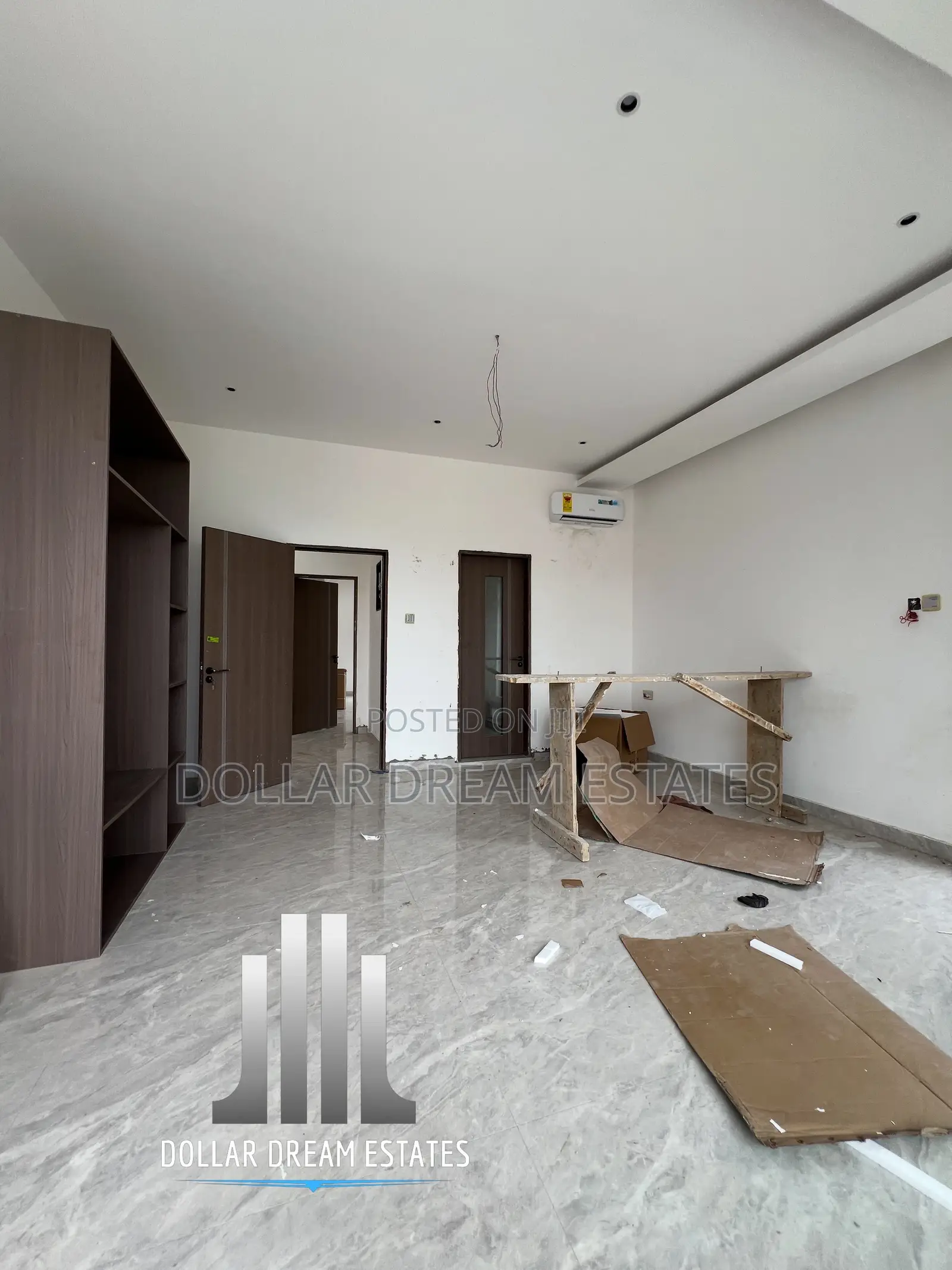 5bdrm House in Adjiriganor for sale