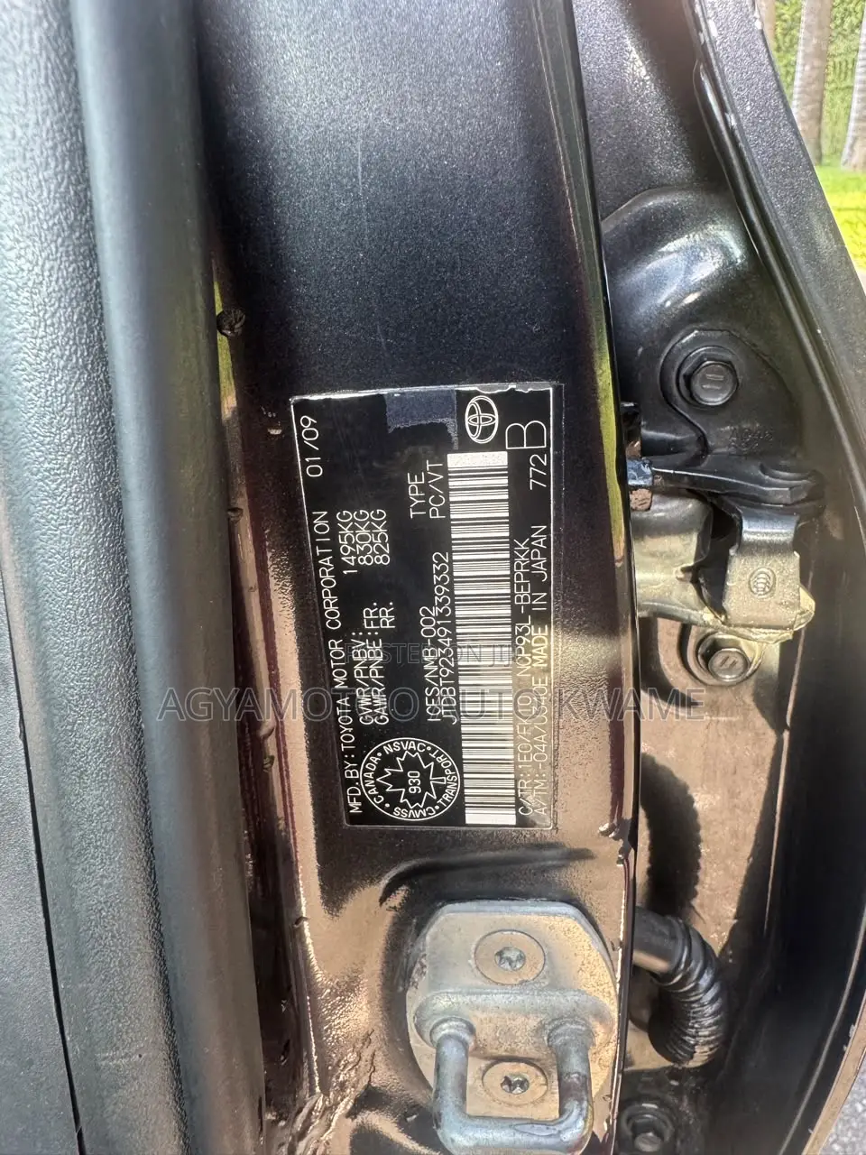 Toyota Yaris Base Sedan 4dr 2010 Black
