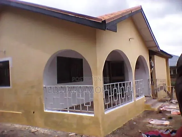 3bdrm Bungalow in Community 25, Accra Metropolitan for sale