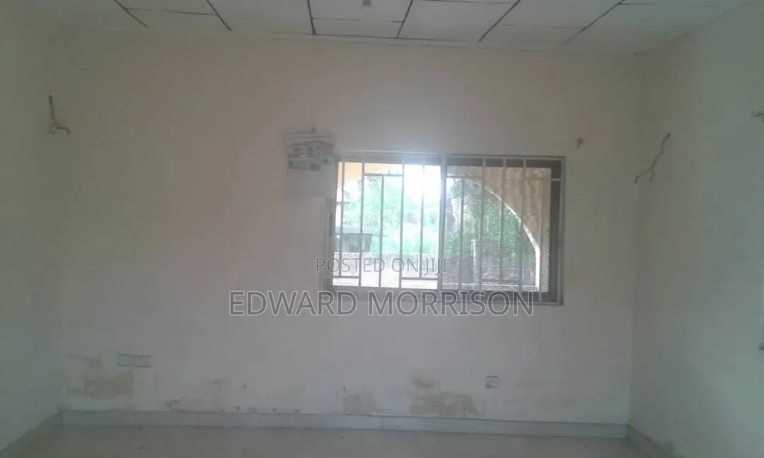 3bdrm Bungalow in Community 25, Accra Metropolitan for sale