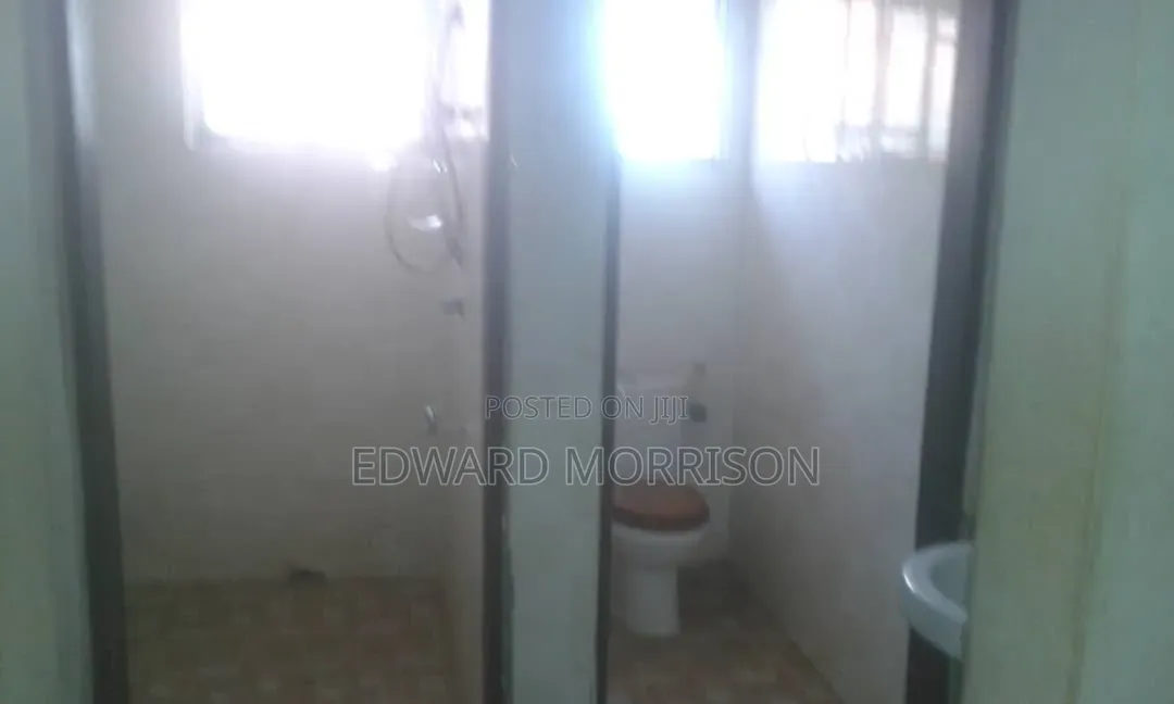 3bdrm Bungalow in Community 25, Accra Metropolitan for sale