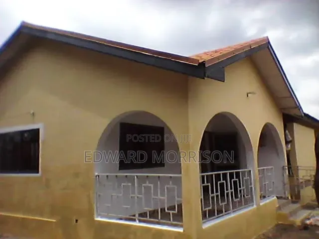 3bdrm Bungalow in Community 25, Accra Metropolitan for sale