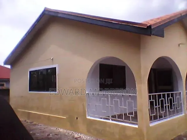 3bdrm Bungalow in Community 25, Accra Metropolitan for sale