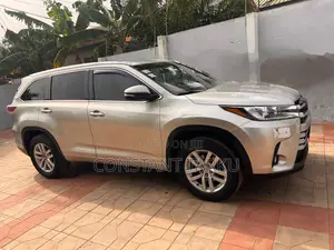 Toyota Highlander LE 4dr SUV (2.7L 4cyl 6A) 2015 Beige