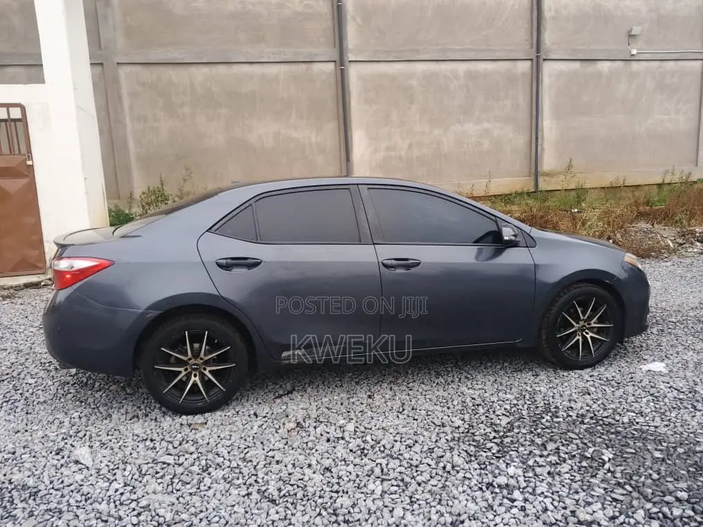 Toyota Corolla 2015