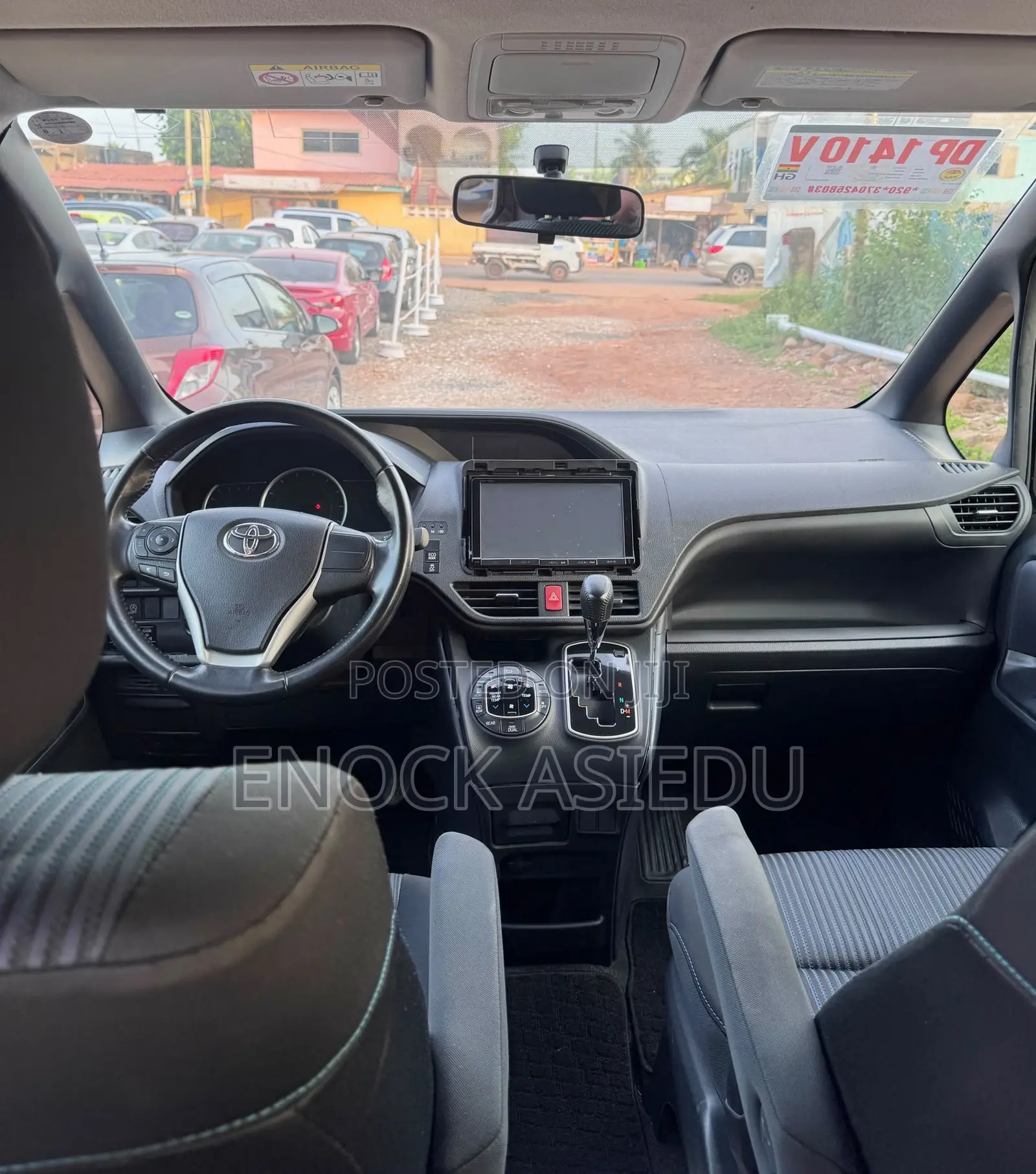 Toyota Noah 2.0 AWD (8 Seater) 2015 Black