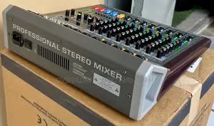 Yamaha Pa-800 Professional 8 Inches Stereo Mixer