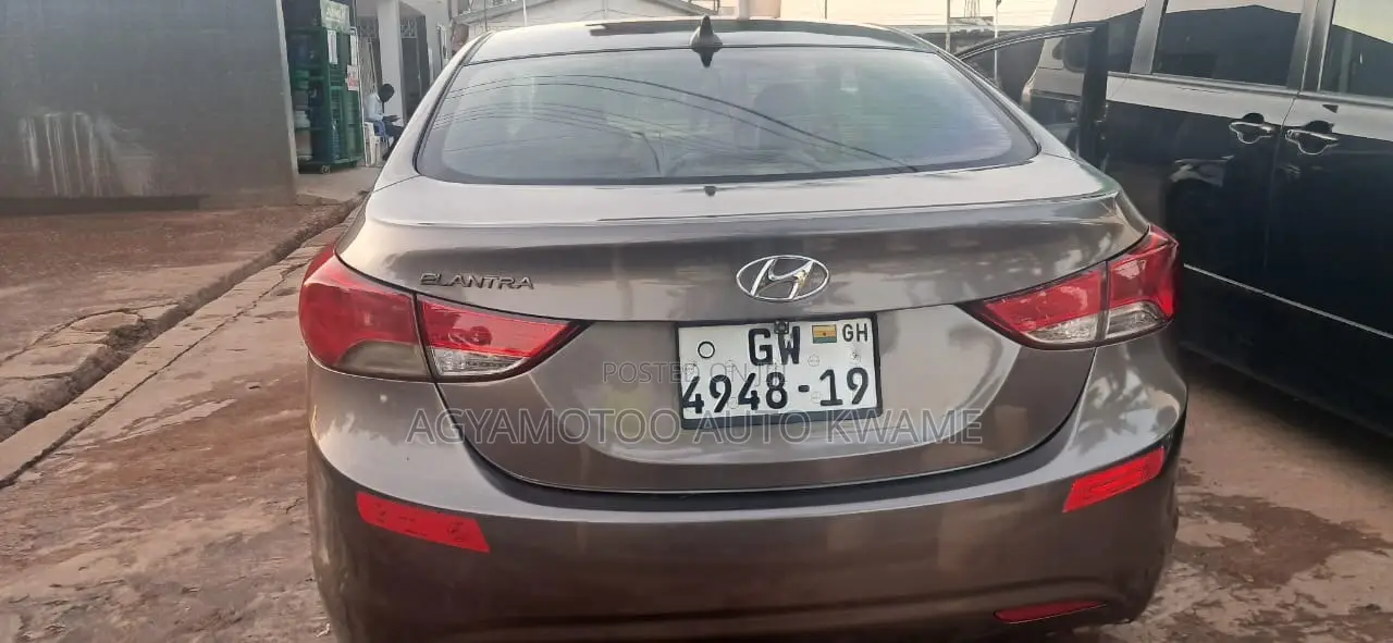 Hyundai Elantra GLS 2012 Gray