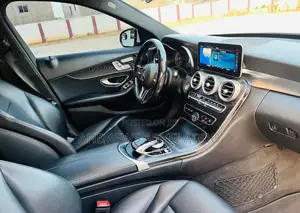 Mercedes-Benz C300 2019 White