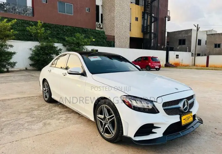 Mercedes-Benz C300 2019 White