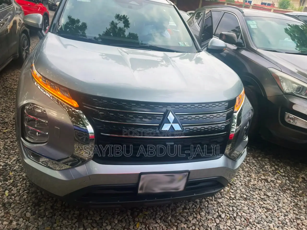 Mitsubishi Outlander 2022 Silver