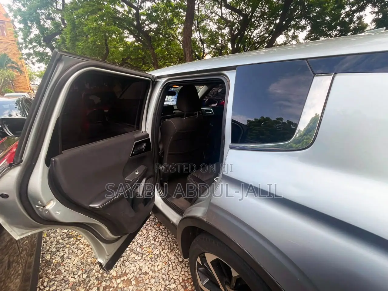 Mitsubishi Outlander 2022 Silver